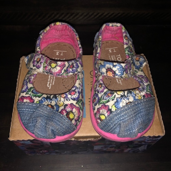 Toms Other - Tiny TOMS Mary Jane size 3